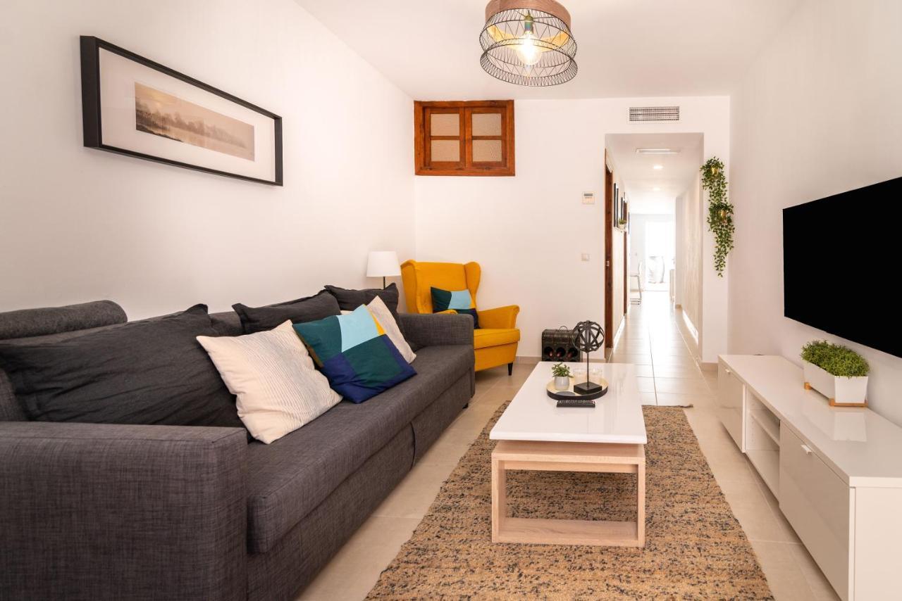 Lovely Cozy 2-Bedroom Residential Home With Patio Benalmadena Luaran gambar